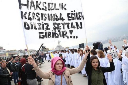 Msr'daki idam cezas kararlar skdar'da protesto edildi