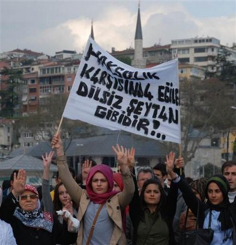 Msr'daki idam cezas kararlar skdar'da protesto edildi