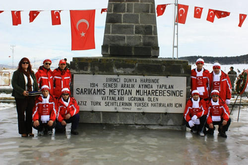 Bakan Kara'ya Sarkam'tan ehit Topra...