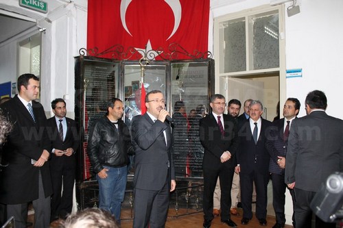 Hilmi Trkmen engelky lkokulu bayrak trenine katld