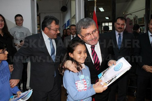 Hilmi Trkmen engelky lkokulu bayrak trenine katld