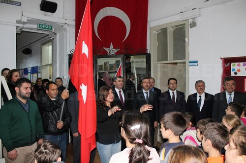 Hilmi Trkmen engelky lkokulu bayrak trenine katld