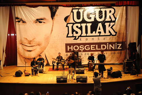 Uur Ilak'dan skdarllara muhteem konser