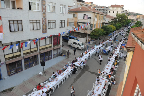 nalan Mahallesi sokak iftar