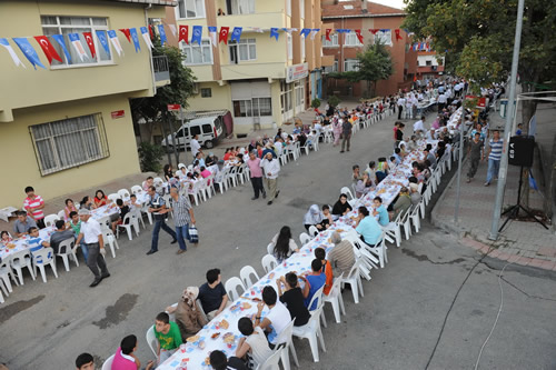 nalan Mahallesi sokak iftar