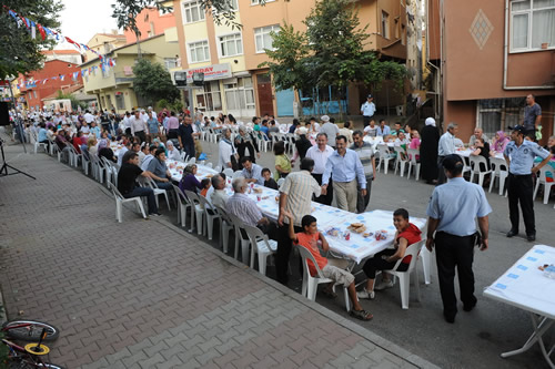 nalan Mahallesi sokak iftar