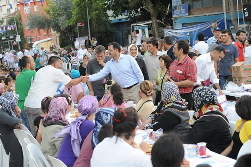 nalan Mahallesi sokak iftar