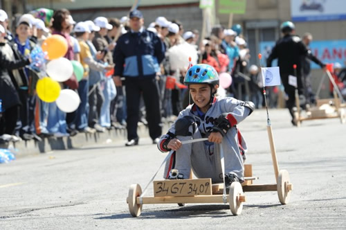 Kz Kulesi glgesinde ''Tahta Arabalarla Rally''