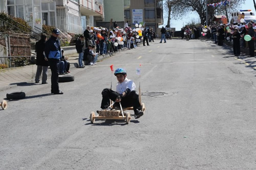 Kz Kulesi glgesinde ''Tahta Arabalarla Rally''