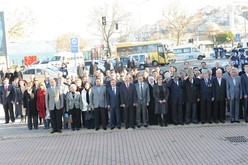 24 Kasm retmenler Gn skdar'da trenlerle kutland