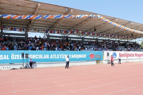 8. Ulusal zel Sporcular Atletizm enlii al treni