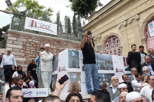 skdar Aziz Mahmut Hdayi Camii restore edilerek yeniden ibadete ald