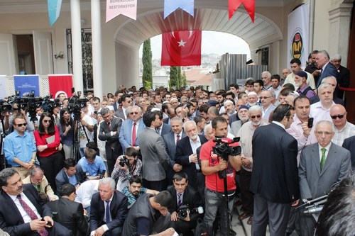 skdar Aziz Mahmut Hdayi Camii restore edilerek yeniden ibadete ald