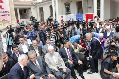 skdar Aziz Mahmut Hdayi Camii restore edilerek yeniden ibadete ald