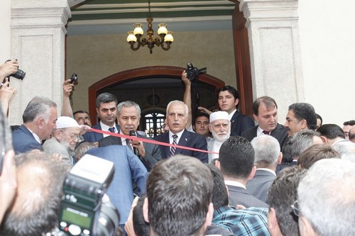 skdar Aziz Mahmut Hdayi Camii restore edilerek yeniden ibadete ald