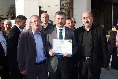 skdar Belediye Bakan Hilmi Trkmen, mazbatasn ald