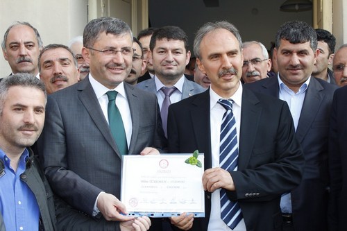 skdar Belediye Bakan Hilmi Trkmen, mazbatasn ald