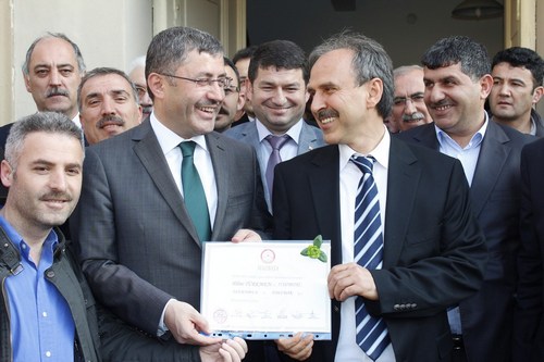 skdar Belediye Bakan Hilmi Trkmen, mazbatasn ald