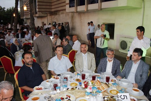 skdar Protokol, iftar programnda bulutu