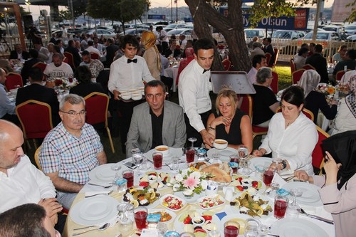 skdar Protokol, iftar programnda bulutu