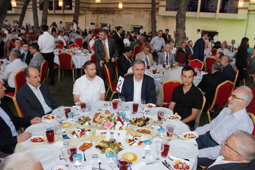 skdar Protokol, iftar programnda bulutu