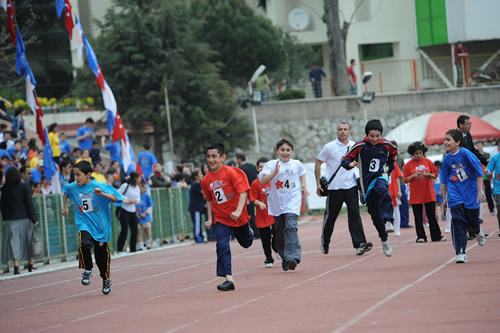 skdar Belediyesi 5. zel Sporcular Atletizm enlikleri