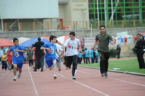 skdar Belediyesi 5. zel Sporcular Atletizm enlikleri