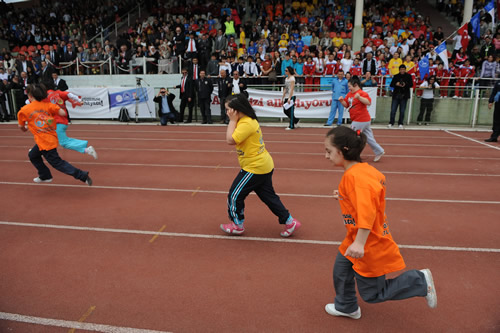 skdar Belediyesi 5. zel Sporcular Atletizm enlikleri