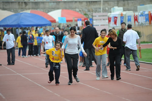 skdar Belediyesi 5. zel Sporcular Atletizm enlikleri