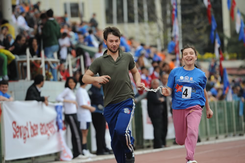 skdar Belediyesi 5. zel Sporcular Atletizm enlikleri