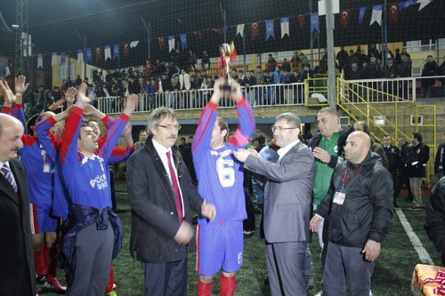 8. Geleneksel Bahar Kupas 2. Amatrler Futbol Turnuvas'nn ampiyonu cadiyespor