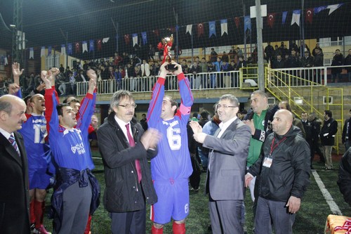 8. Geleneksel Bahar Kupas 2. Amatrler Futbol Turnuvas'nn ampiyonu cadiyespor