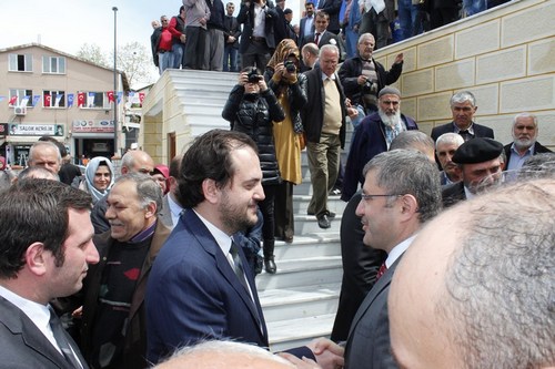 skdar Belediyesi tarafndan yaptrlan amlktepe Camii dualarla ibadete ald