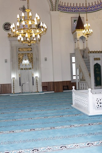 skdar Belediyesi tarafndan yaptrlan amlktepe Camii dualarla ibadete ald