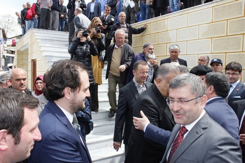 skdar Belediyesi tarafndan yaptrlan amlktepe Camii dualarla ibadete ald