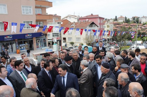 skdar Belediyesi tarafndan yaptrlan amlktepe Camii dualarla ibadete ald