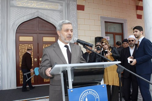 skdar Belediyesi tarafndan yaptrlan amlktepe Camii dualarla ibadete ald