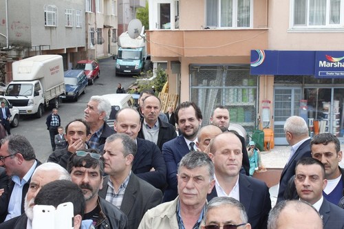 skdar Belediyesi tarafndan yaptrlan amlktepe Camii dualarla ibadete ald