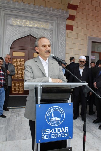 skdar Belediyesi tarafndan yaptrlan amlktepe Camii dualarla ibadete ald