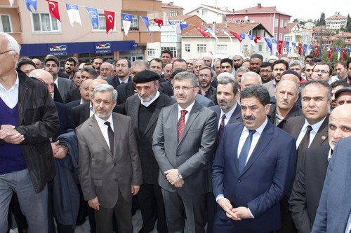 skdar Belediyesi tarafndan yaptrlan amlktepe Camii dualarla ibadete ald