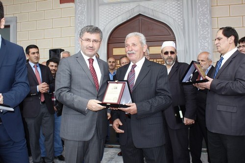 skdar Belediyesi tarafndan yaptrlan amlktepe Camii dualarla ibadete ald