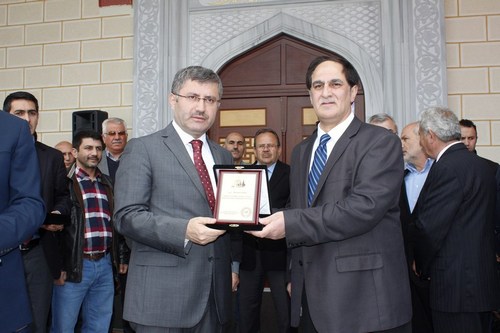 skdar Belediyesi tarafndan yaptrlan amlktepe Camii dualarla ibadete ald