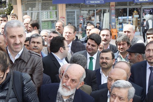 skdar Belediyesi tarafndan yaptrlan amlktepe Camii dualarla ibadete ald