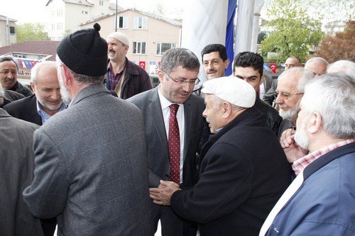 skdar Belediyesi tarafndan yaptrlan amlktepe Camii dualarla ibadete ald