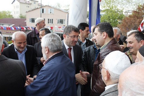 skdar Belediyesi tarafndan yaptrlan amlktepe Camii dualarla ibadete ald