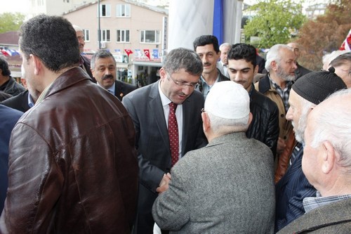 skdar Belediyesi tarafndan yaptrlan amlktepe Camii dualarla ibadete ald