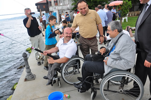 skdar Belediyesi Engelliler Merkezi Balk Tutma enlii