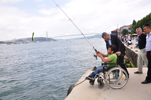 skdar Belediyesi Engelliler Merkezi Balk Tutma enlii