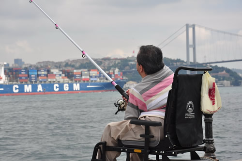 skdar Belediyesi Engelliler Merkezi Balk Tutma enlii