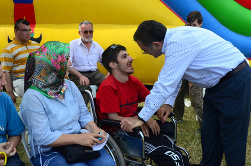 skdar Belediyesi 4. Geleneksel Engelliler Piknii, Valideba Korusu'nda gerekletirildi